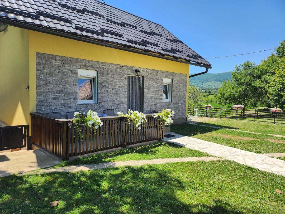 Apartment & Room Toma Smoljanac Exterior photo